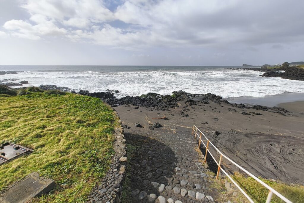 Praia do Pópulo: a beautiful beach near Ponta Delgada 4 Praia do Populo Atlantic coastline São Miguel Azores