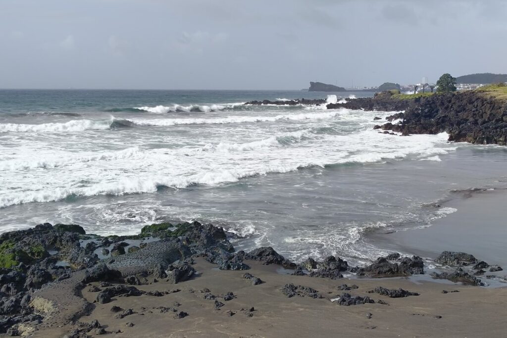 Praia do Pópulo: a beautiful beach near Ponta Delgada 3 Praia do Populo volcanic sand beach near Ponta Delgada