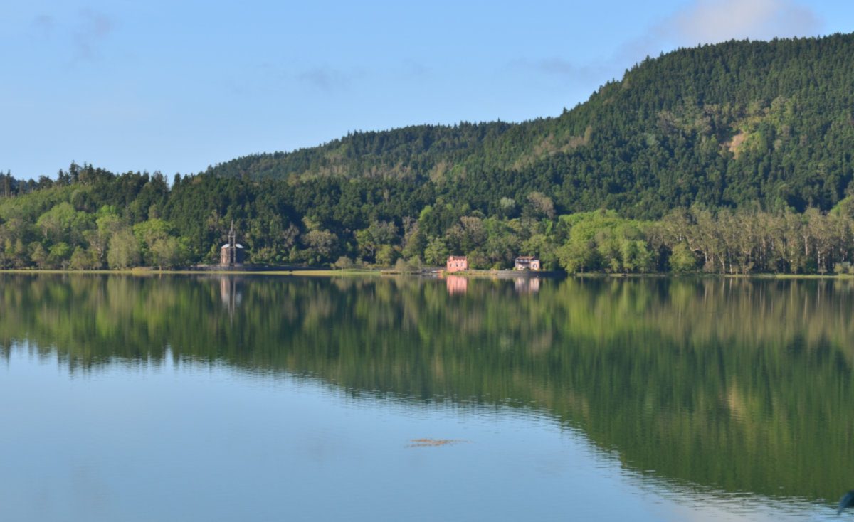 Lagoa das Furnas São Miguel Azores panoramic lake view surrounded by green hills
